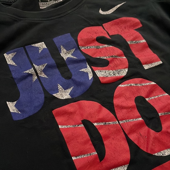 Nike Tee - Picture 4 of 4